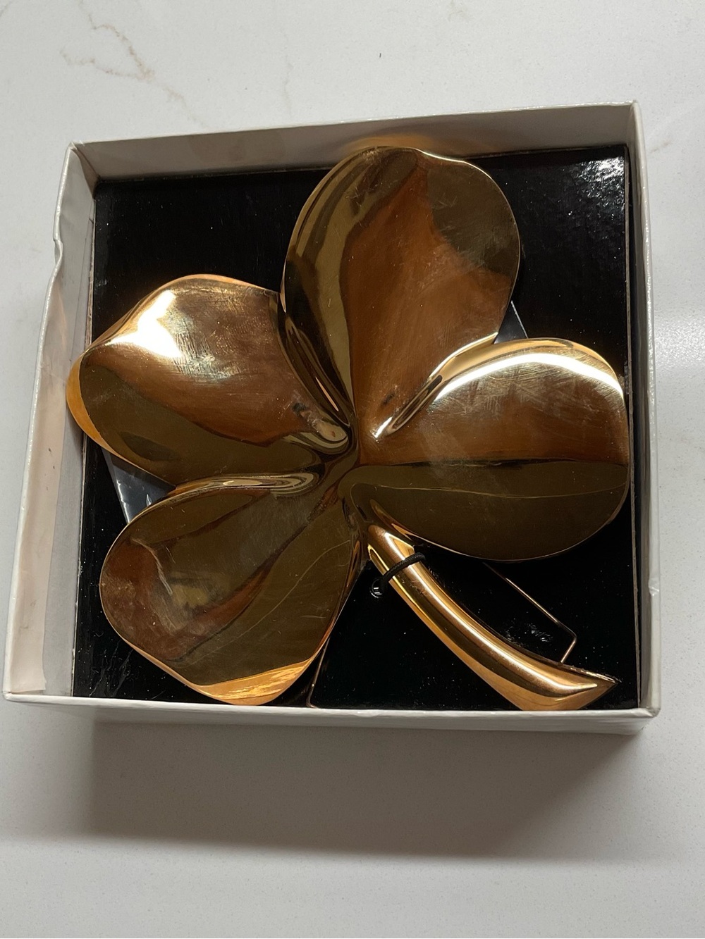 Lovely 24k electroplated 4 leaf clover shamrock paperweight or wall decor.